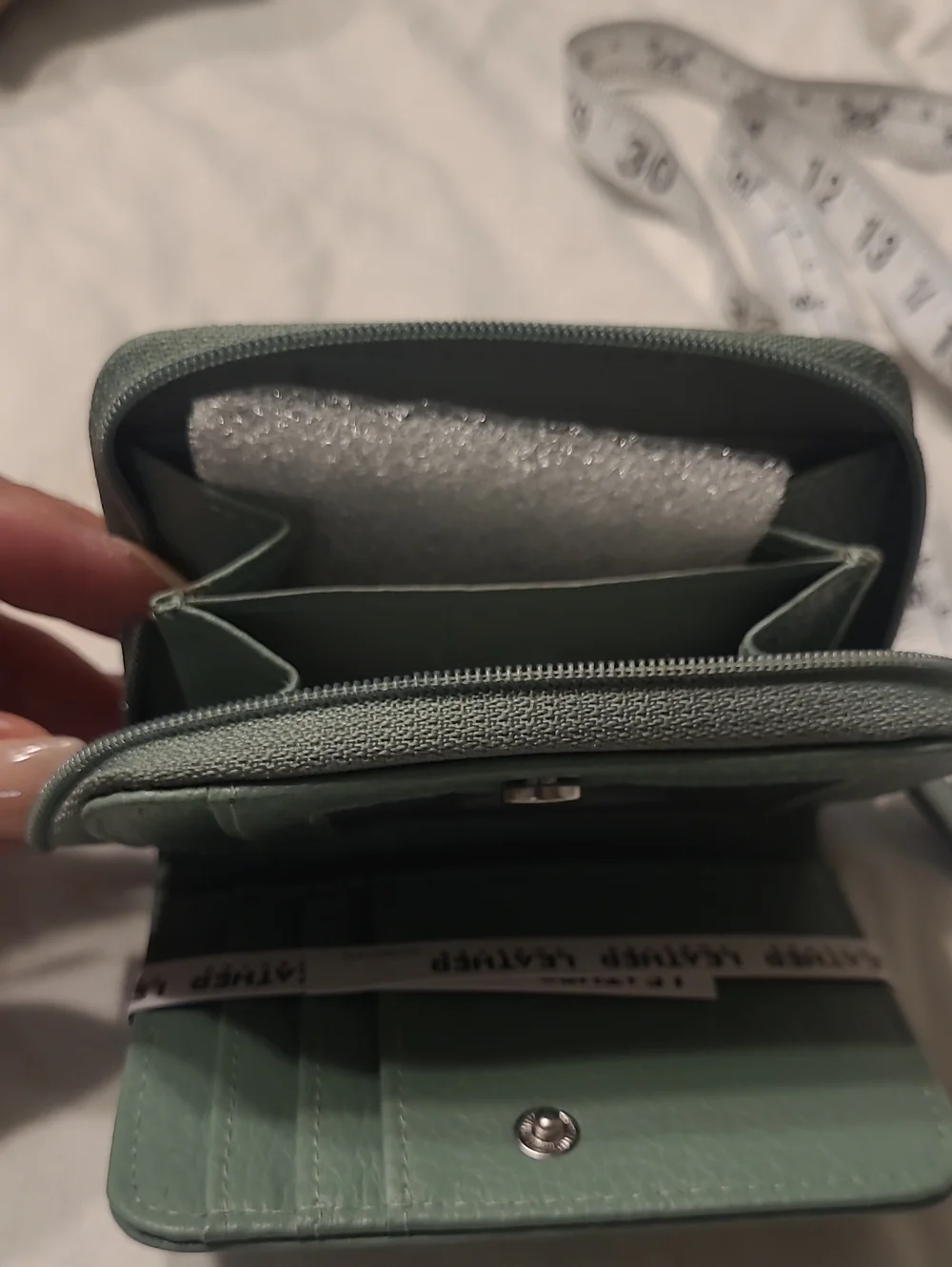 mundi Pebbled Zip Card Holder in Sage